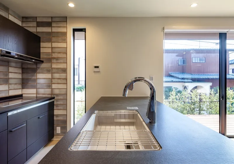 Biến căn hộ thành nghệ thuật với ảnh đảo bếp chung cư