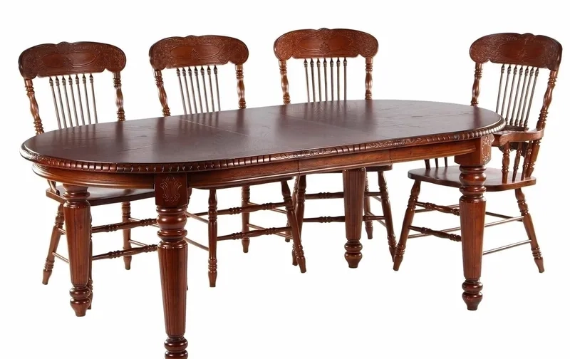 Bàn ăn bầu dục chống trầy xước lý tưởng cho gia đình năng động