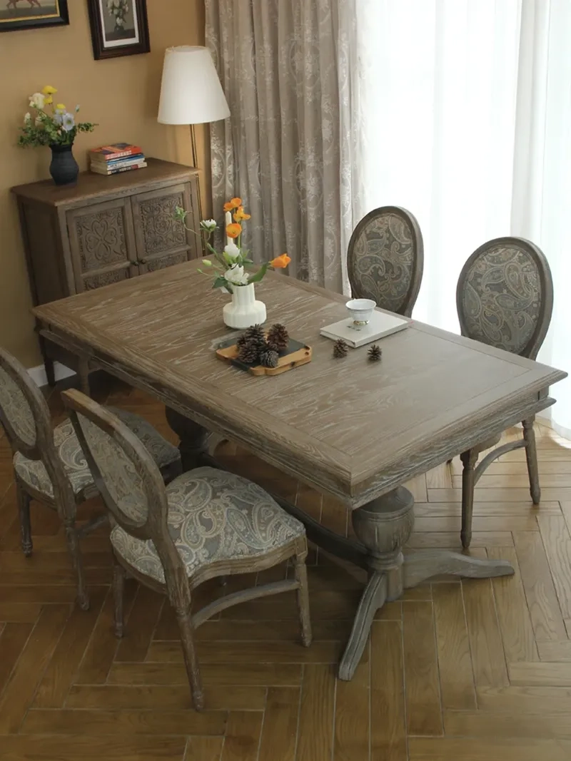 Tận hưởng bữa cơm ấm cúng với bàn ăn chữ nhật cho gia đình