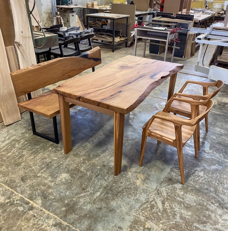 Bàn ăn gỗ nhỏ cho căn hộ tiết kiệm không gian hiệu quả