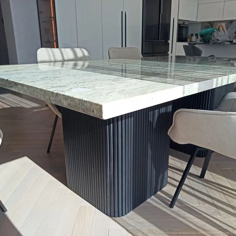 Khám phá ưu điểm bàn ăn đá so với gỗ bền đẹp