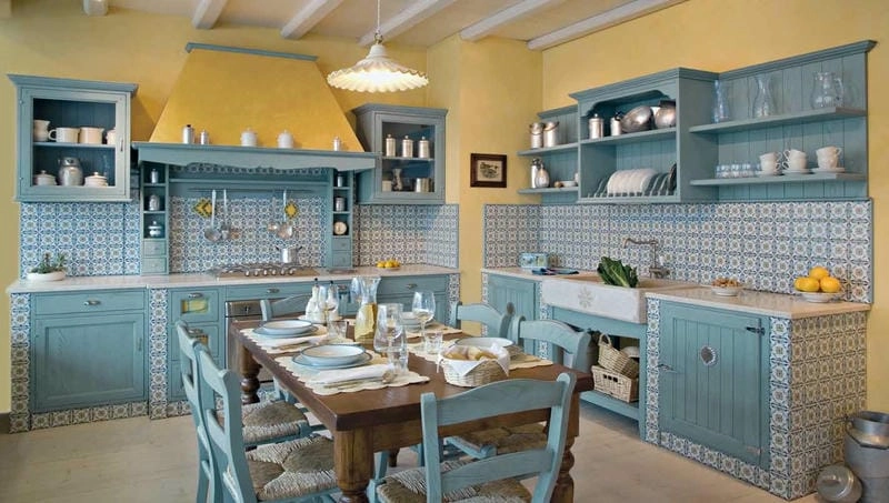 Bếp phong cách Địa Trung Hải mang hơi thở biển xanh