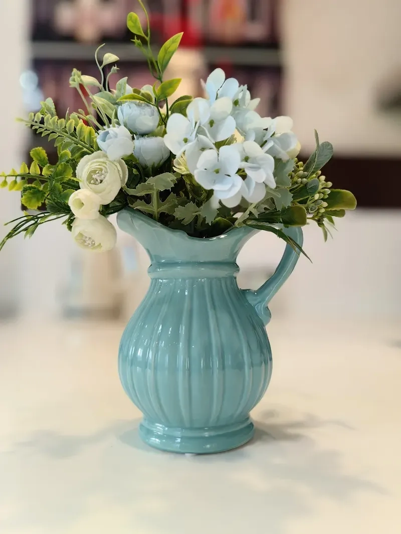 Ảnh bình lọ trang trí bàn ăn hiện đại tinh tế