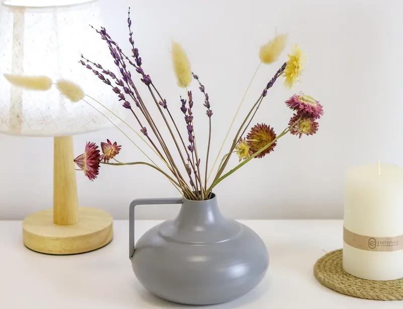 Ảnh bình lọ trang trí bàn ăn phổ biến hiện nay