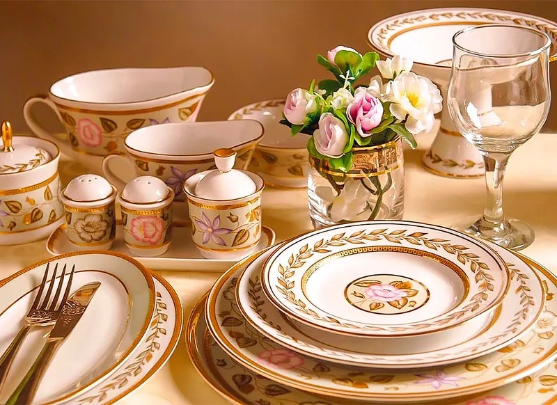 Ảnh bộ đồ ăn sang trọng không gian bếp thêm nổi bật