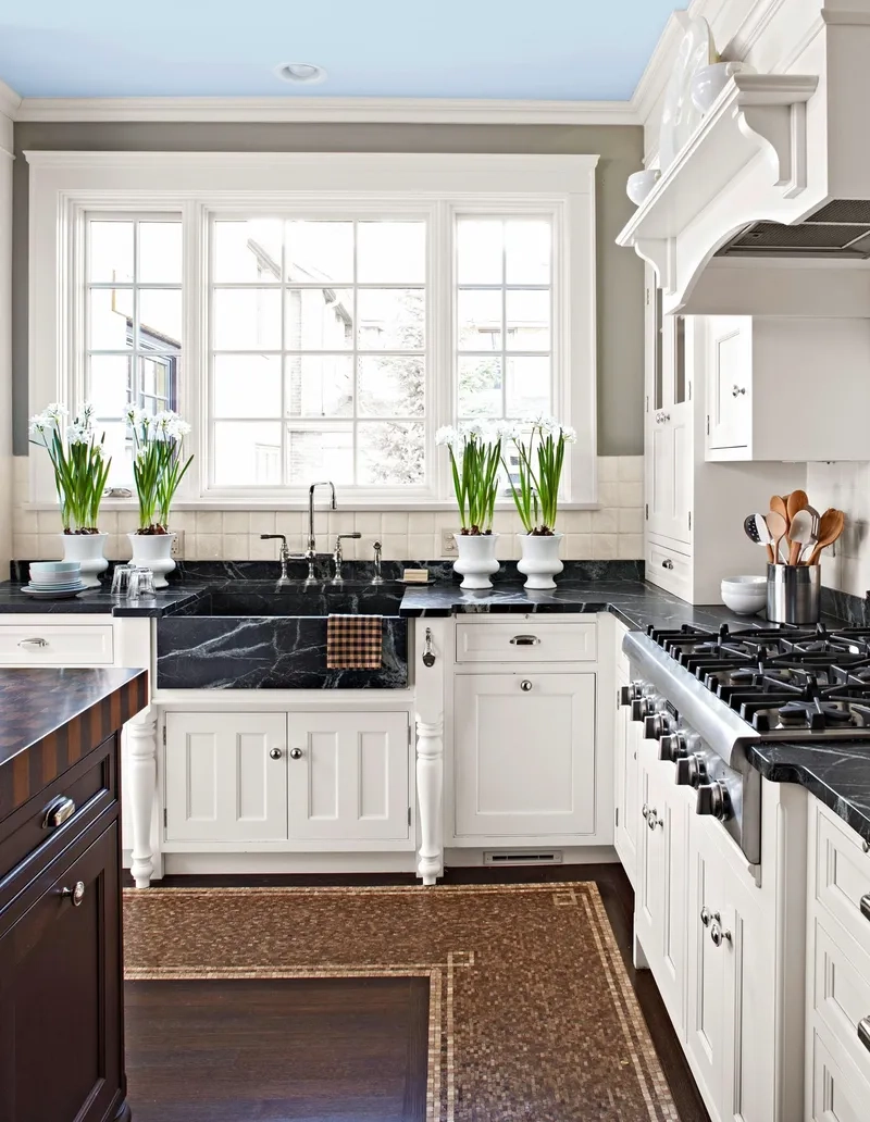 Công trình đá đen làm mặt bàn bếp