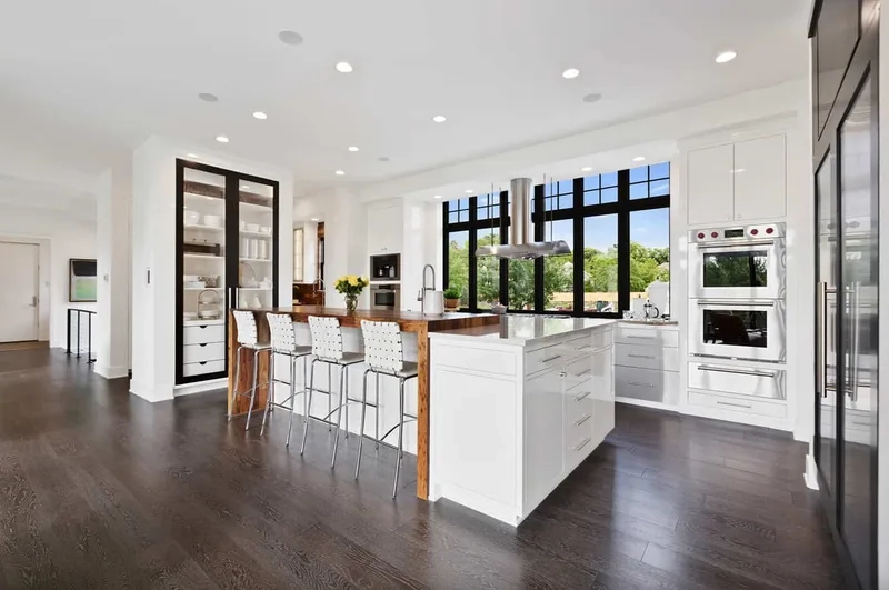 Lựa chọn hiện đại cùng thiết kế đảo bếp 2 tầng