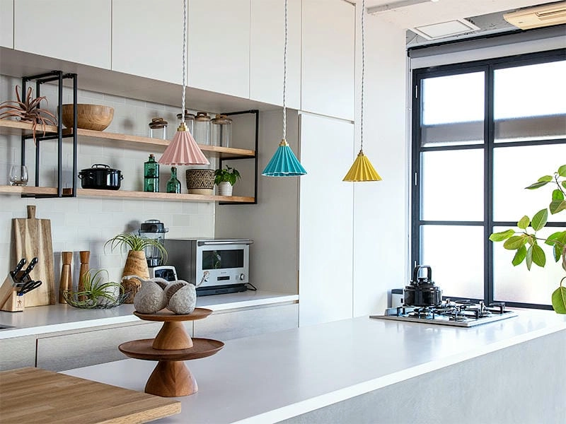 Đèn thả decor tạo cảm giác bếp sang trọng