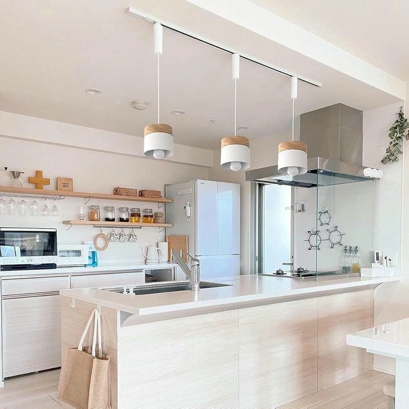 Kiểu đèn thả trần phù hợp nhiều khu vực bếp