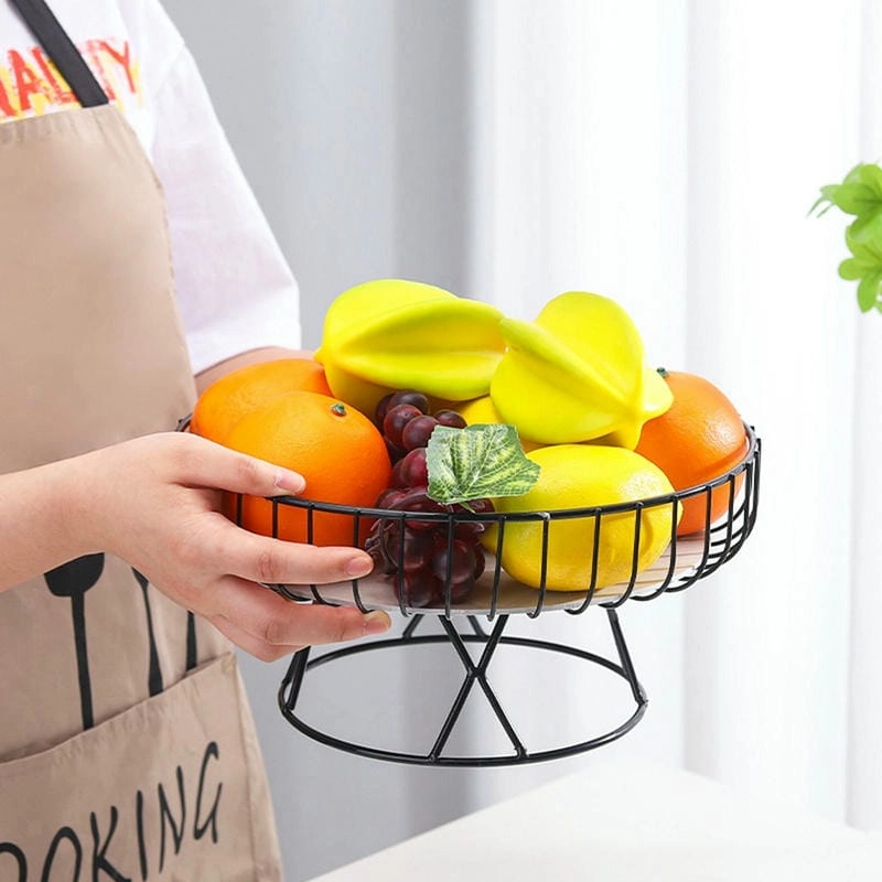 Giỏ trái cây trong bếp tạo điểm nhấn ấm cúng