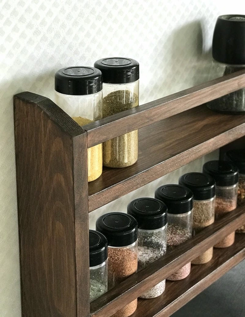 Kệ gia vị treo tạo không gian bếp khoa học