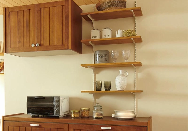 Mua kệ gỗ nhà bếp dễ dàng chọn kiểu dáng