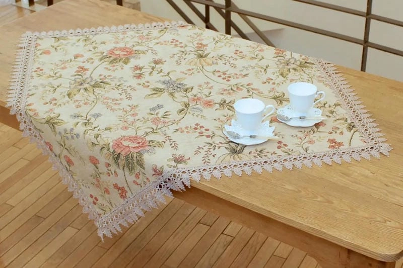 Khăn lót bàn ăn giúp hạn chế trầy xước