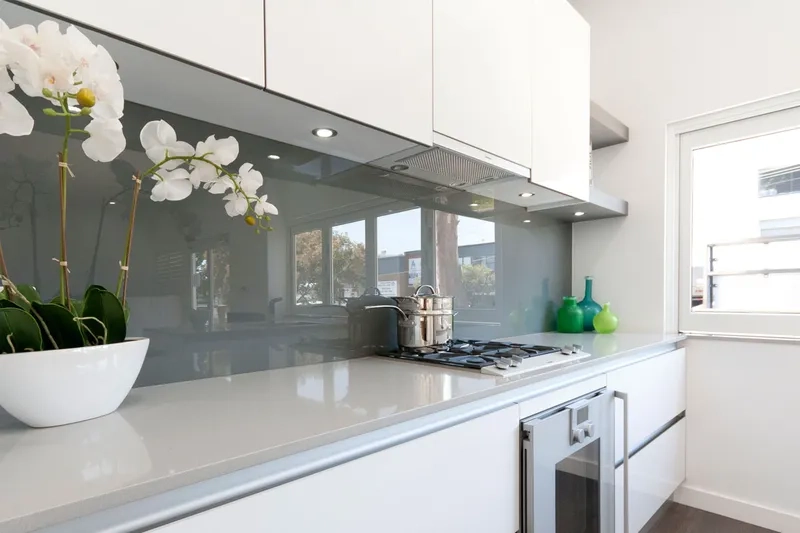 Bộ các màu kính bếp thời thượng