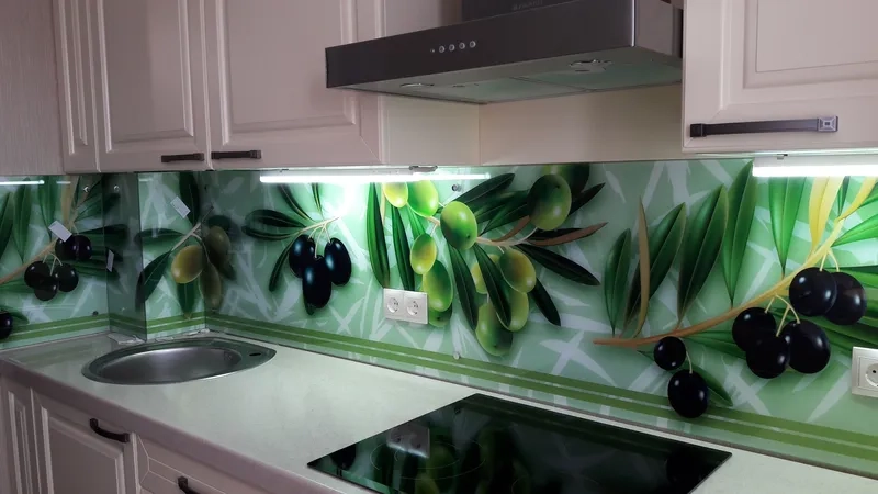 Kính ốp tường bếp màu xanh ngọc