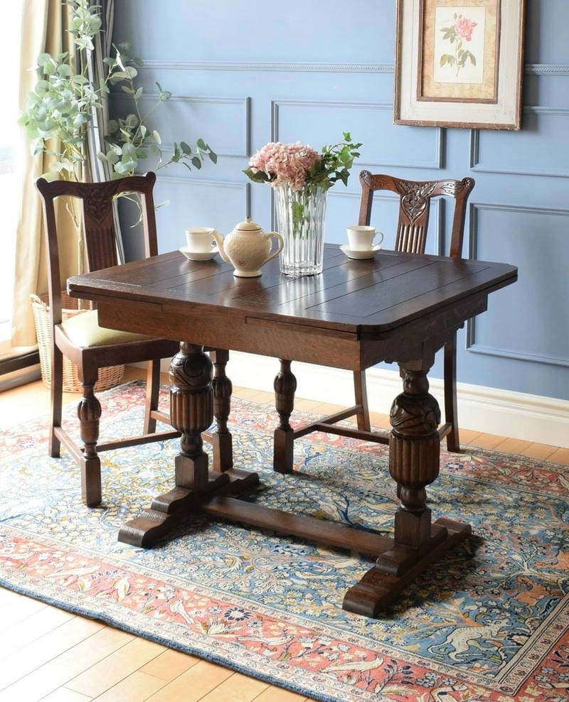 Lọ hoa đẹp để bàn ăn tôn lên gu trang trí