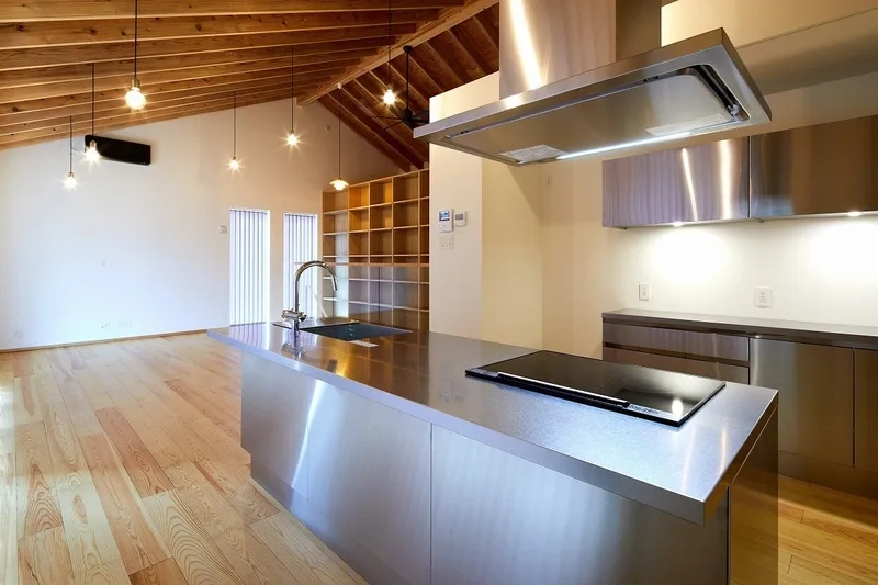 Giải pháp nhỏ gọn với mẫu đảo bếp hiện đại mini tiện ích