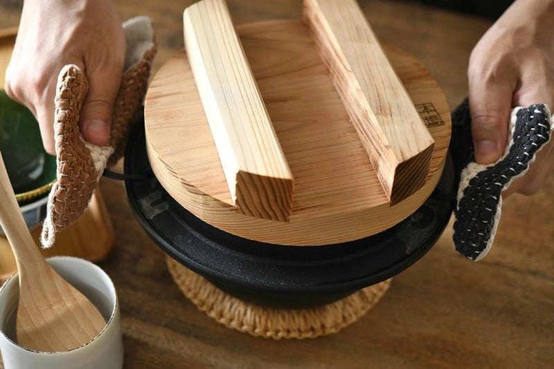 Dụng cụ lót nồi giúp bếp luôn ngăn nắp