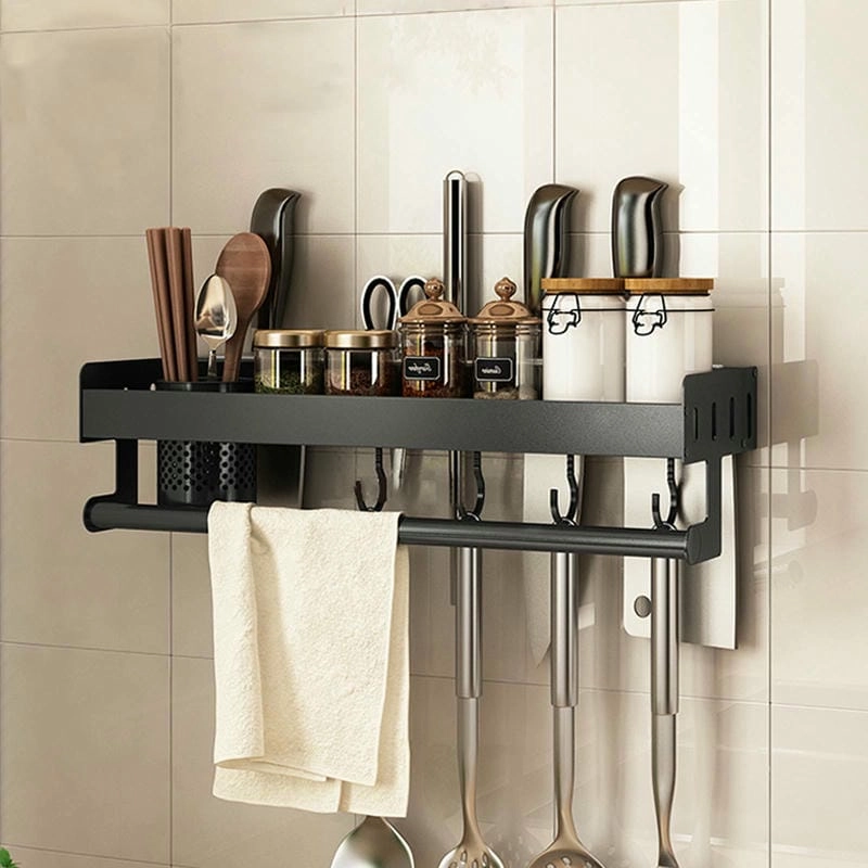 Kệ treo đồ bếp mang lại sự ngăn nắp và thẩm mỹ