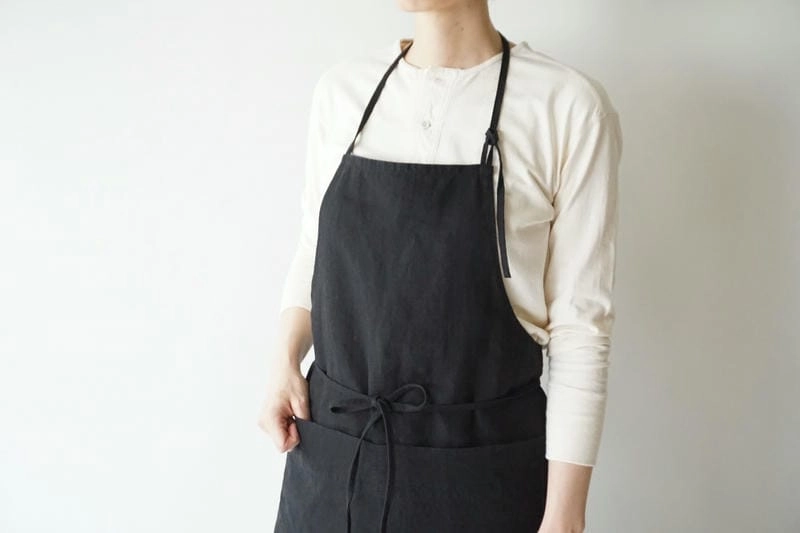 Tạp dề nấu ăn giúp bảo vệ quần áo sạch sẽ