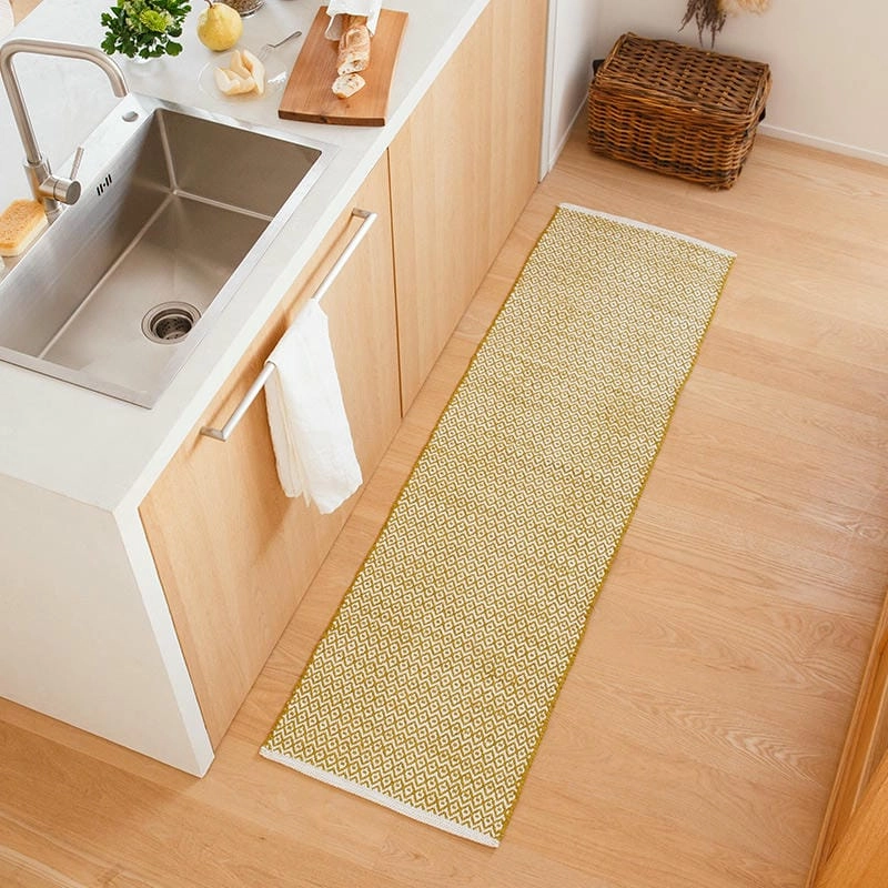 Thảm nhà bếp giúp sàn luôn sạch và an toàn