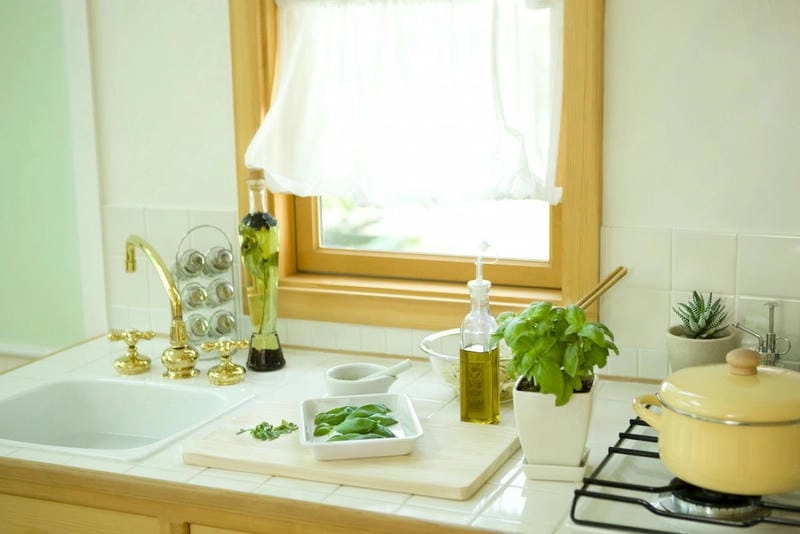 Trang trí bếp chung cư hiện đại và tiện nghi