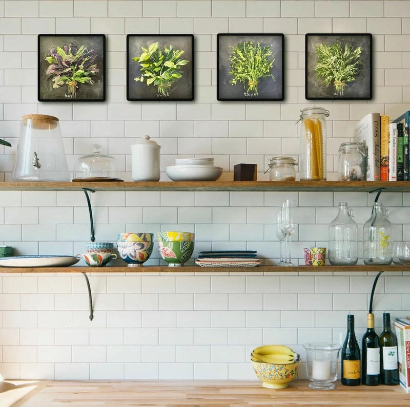 Khung tranh nhà bếp giúp tranh bền đẹp theo thời gian