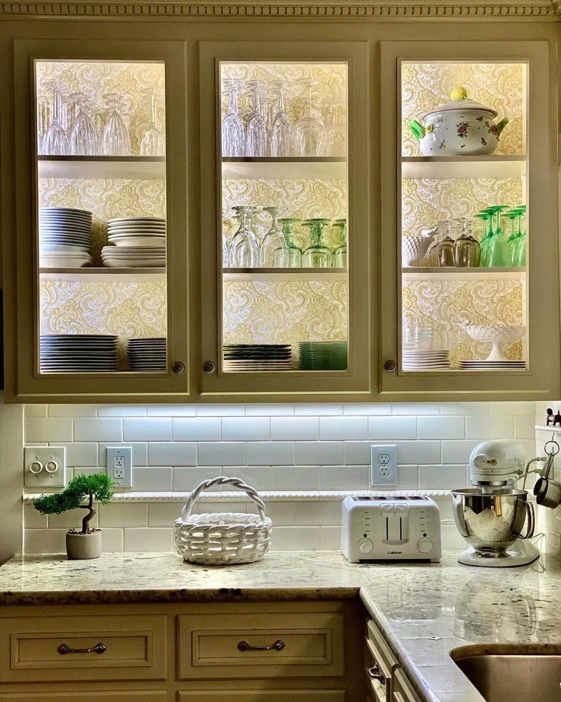 Hoàn thiện thẩm mỹ cùng nội thất tủ bếp cánh kính