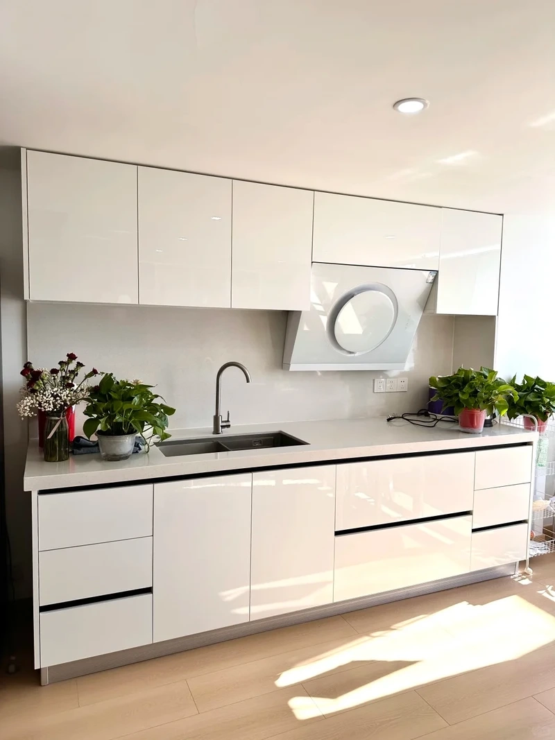 Nâng tầm nội thất bằng tủ bếp chung cư sang trọng