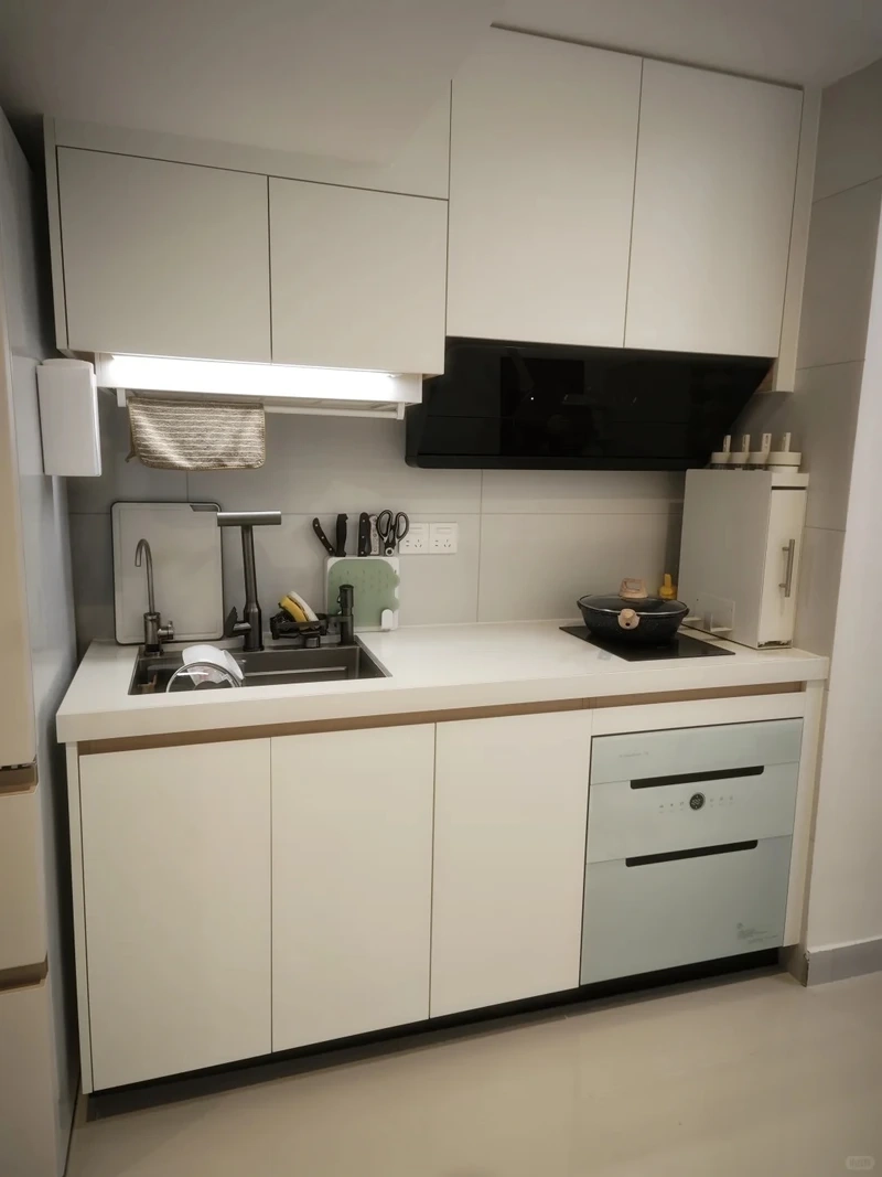 Trải nghiệm sống với tủ bếp chung cư tiện nghi