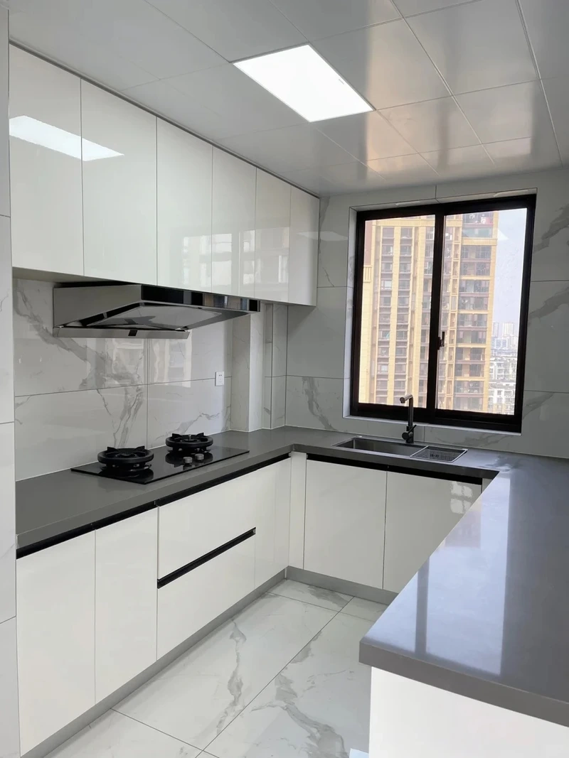 Tối ưu diện tích với tủ bếp tân cổ điển chữ L