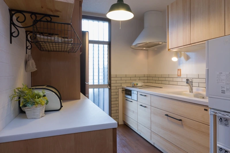 Tủ bếp gỗ công nghiệp là như thế nào?