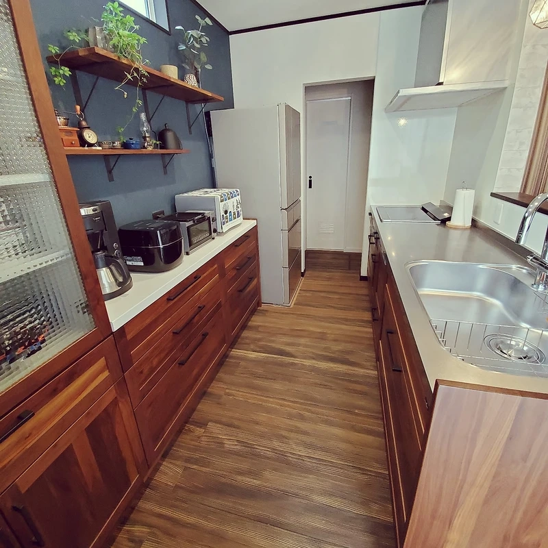 Tủ bếp gỗ óc chó là như thế nào?