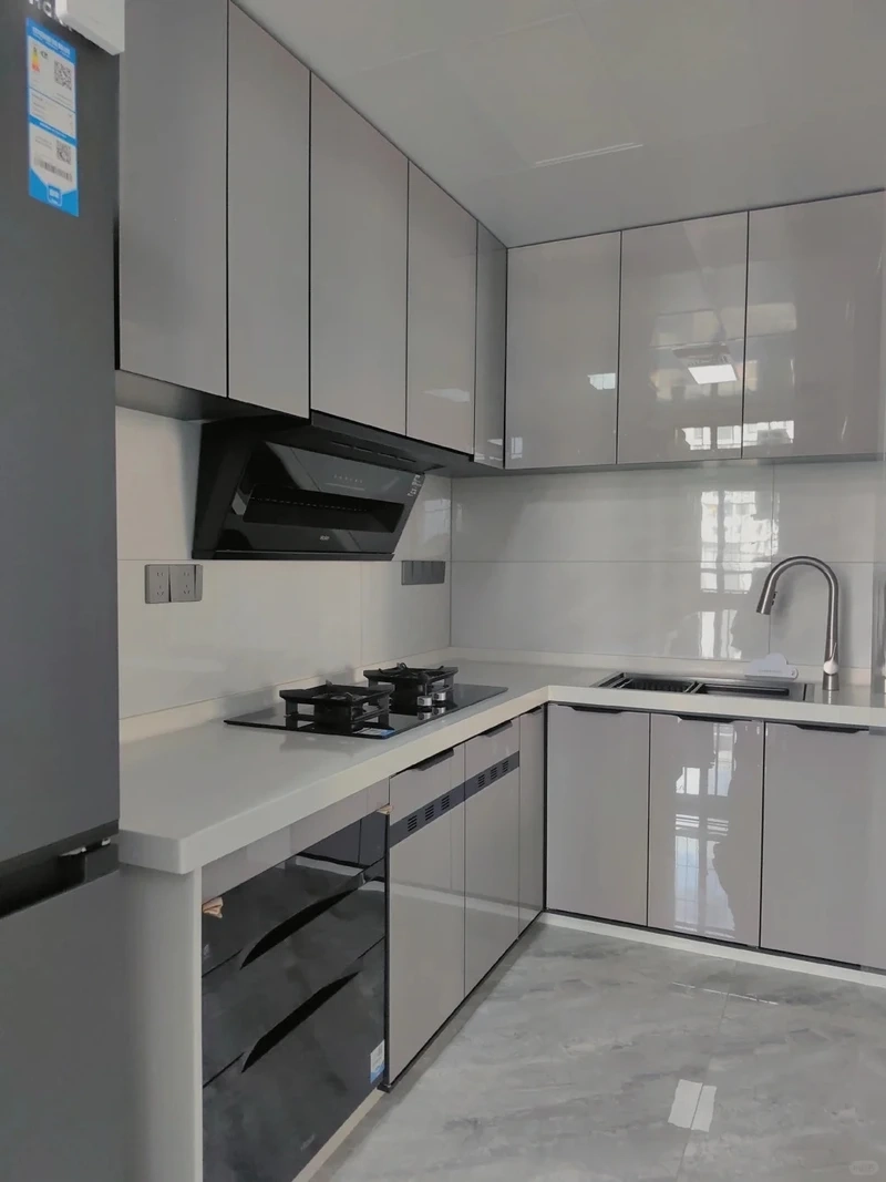 Độ bền vượt trội của tủ bếp màu ghi bền đẹp