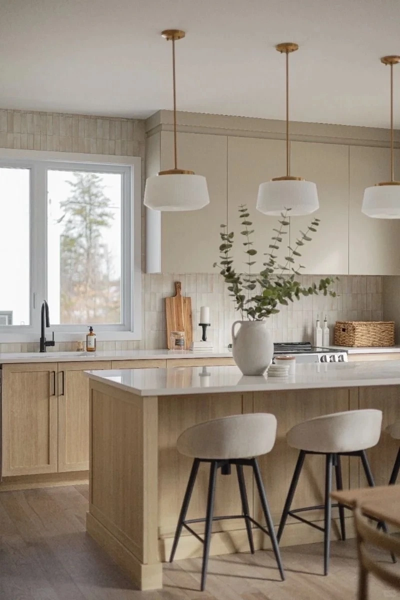 Giải pháp thông minh từ tủ bếp màu trắng tối ưu không gian