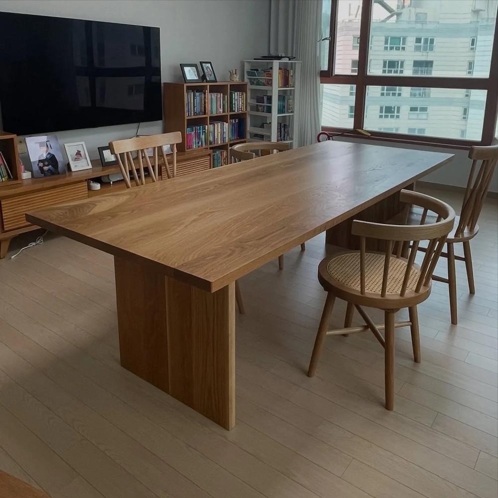 Bộ bàn ghế phòng ăn gỗ sồi bền đẹp theo thời gian