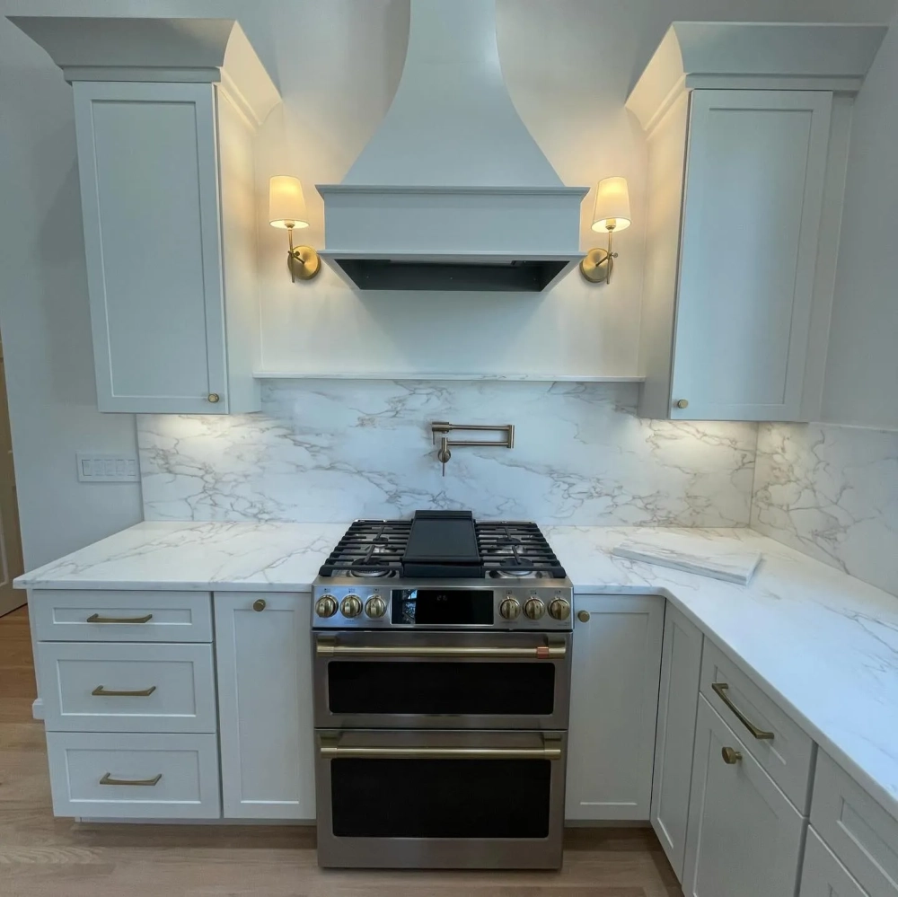 Đá bếp thạch anh đen kim sa lấp lánh sang trọng