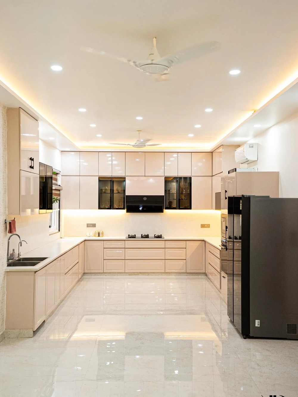 Mẫu đá bếp thạch anh vân nhỏ tinh tế cho phong cách tối giản