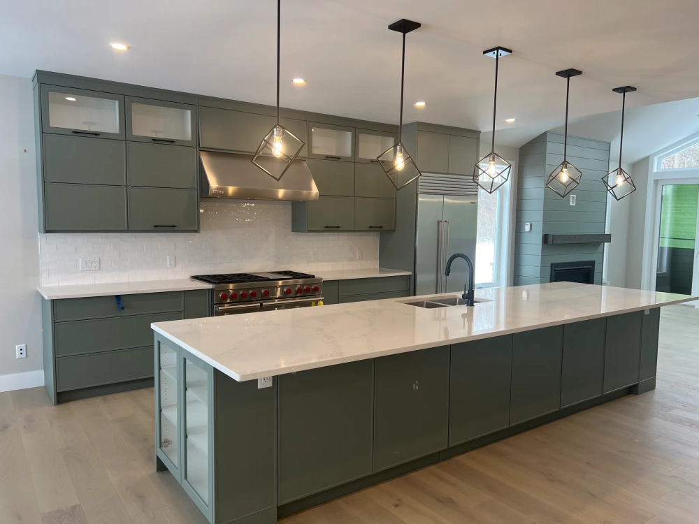 Mặt bàn đá bếp thạch anh chống trầy xước và chịu nhiệt tốt