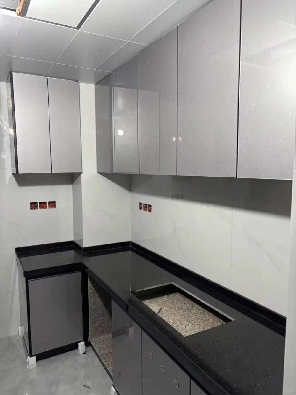 Mặt đá kim sa trung khổ lớn cho bàn đảo bếp biệt thự