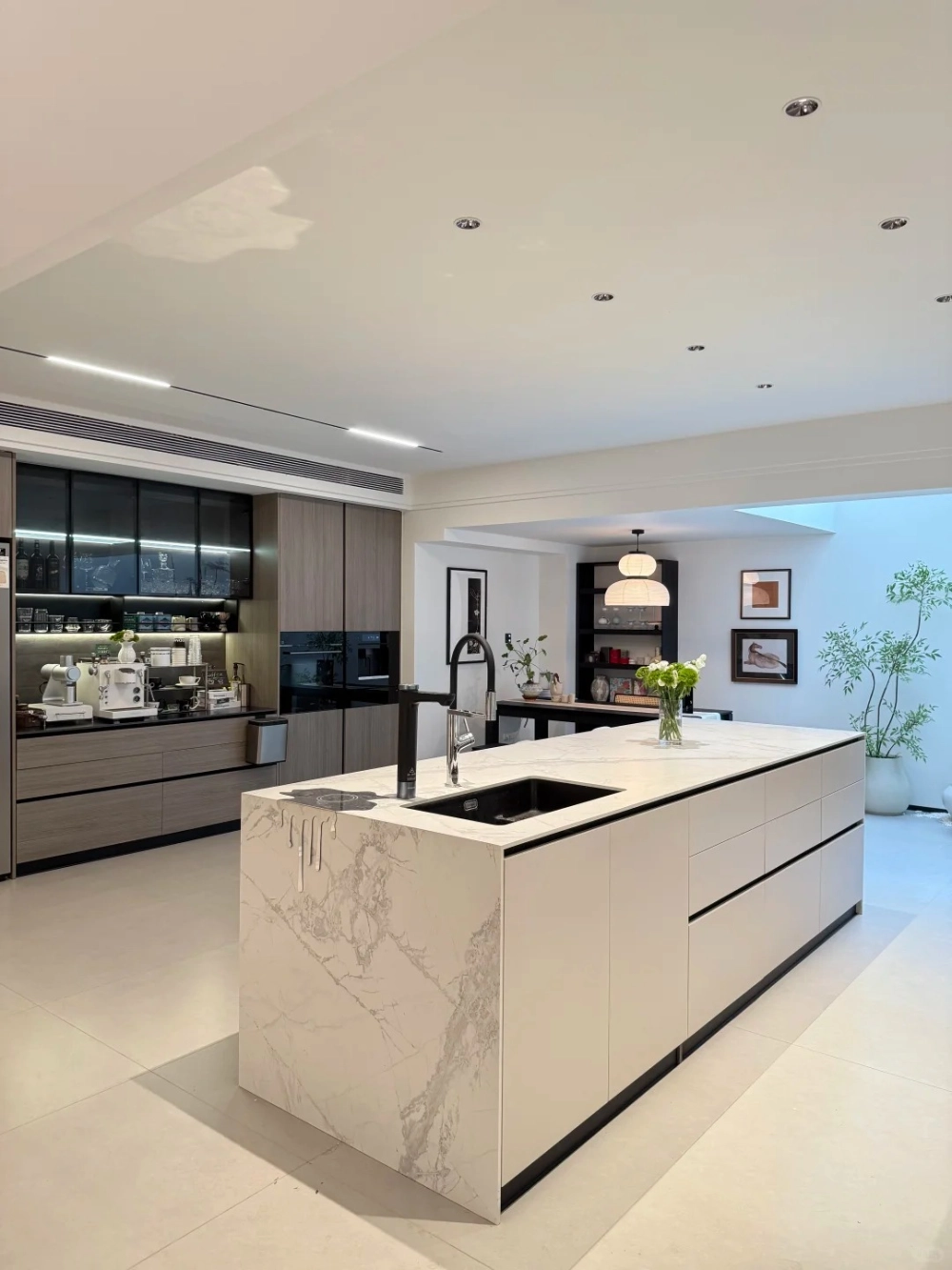 Thiết kế quầy bar bếp thông minh có thể gấp gọn tiết kiệm diện tích