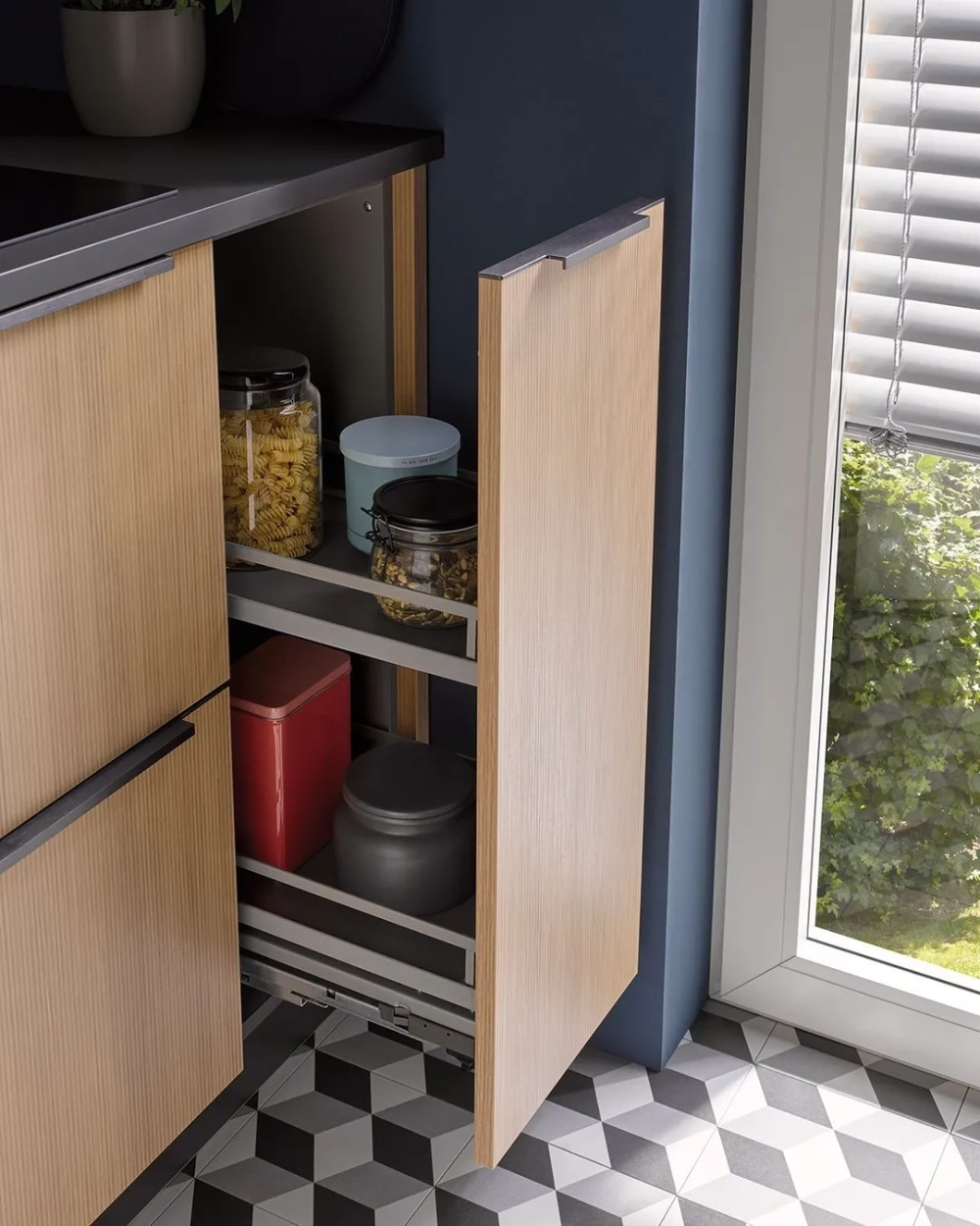 Cơ chế vận hành êm ái của ray trượt kệ góc liên hoàn