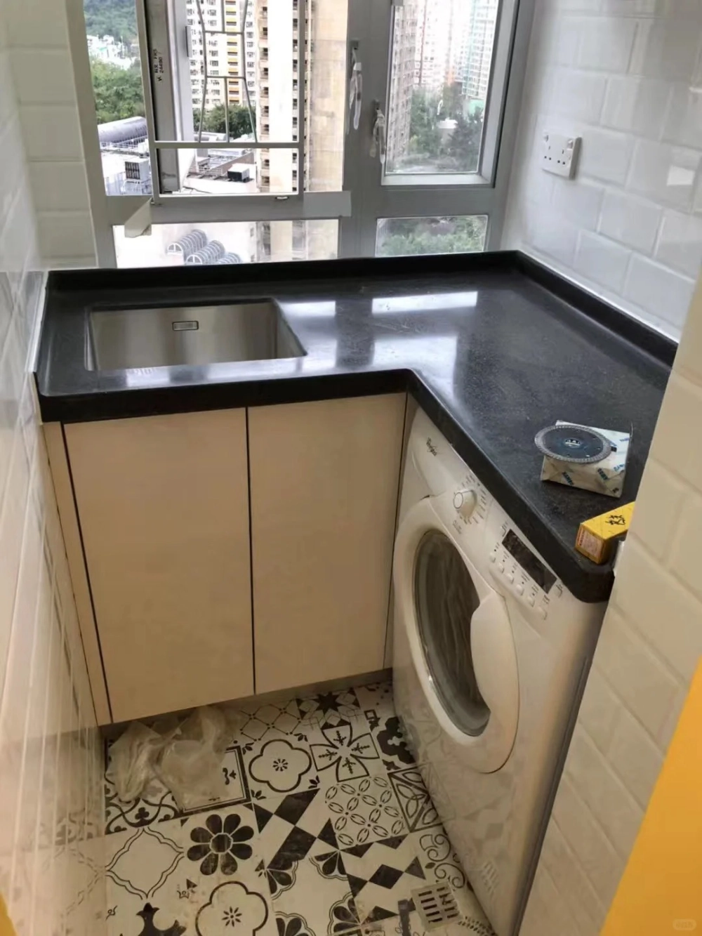 Tủ bếp mini có bồn rửa bằng nhựa picomat chống nước tuyệt đối