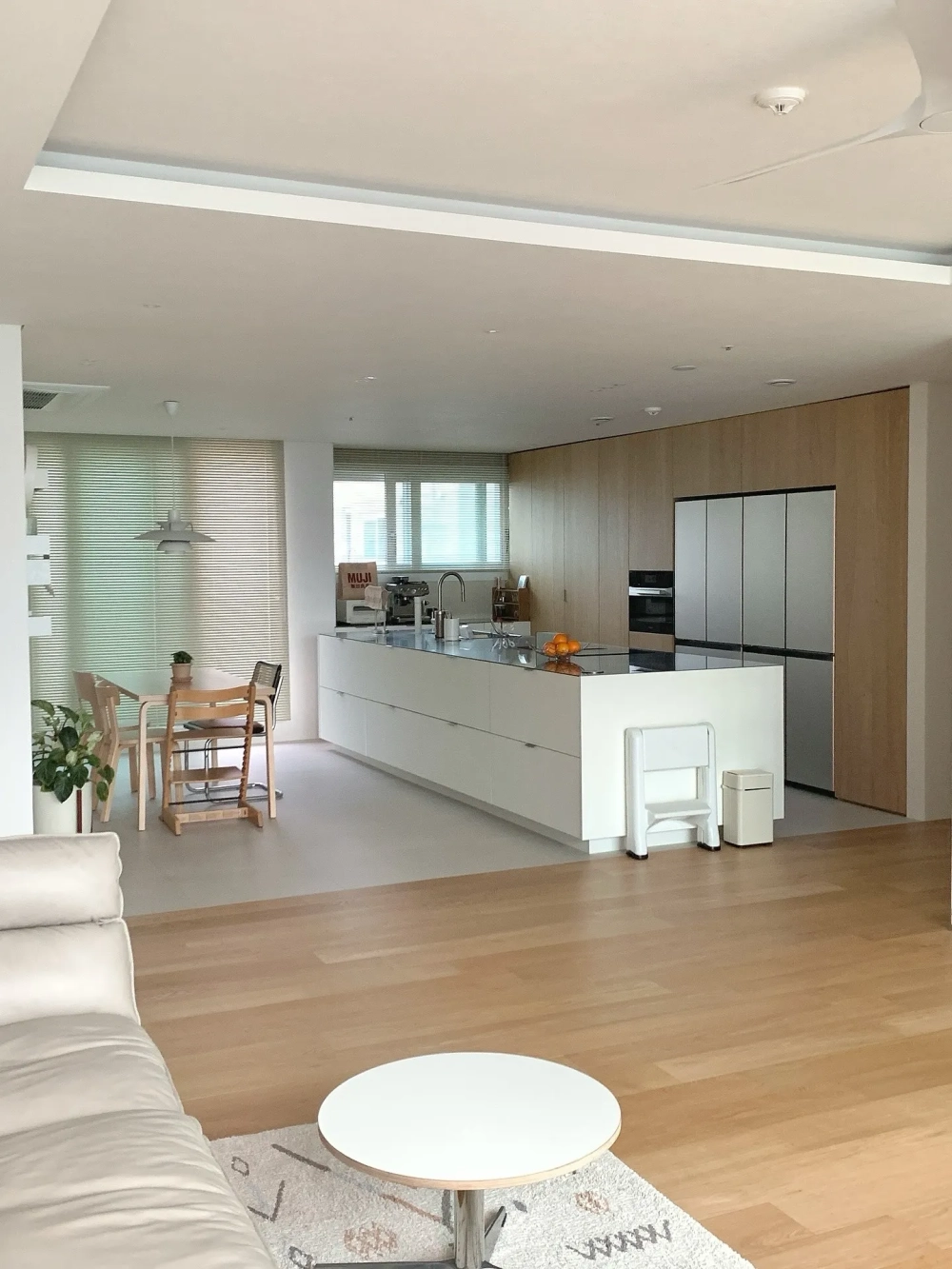 Kệ góc liên hoàn thông minh giúp lấy đồ dùng dễ dàng hơn